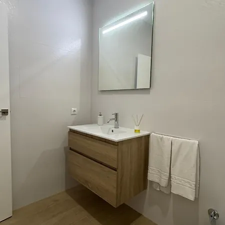 Loft Apartment *